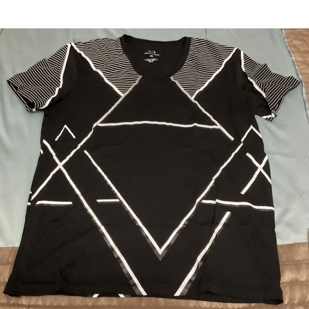 ARMANI EXCHANGE MENS T-SHIRT SIZE XL